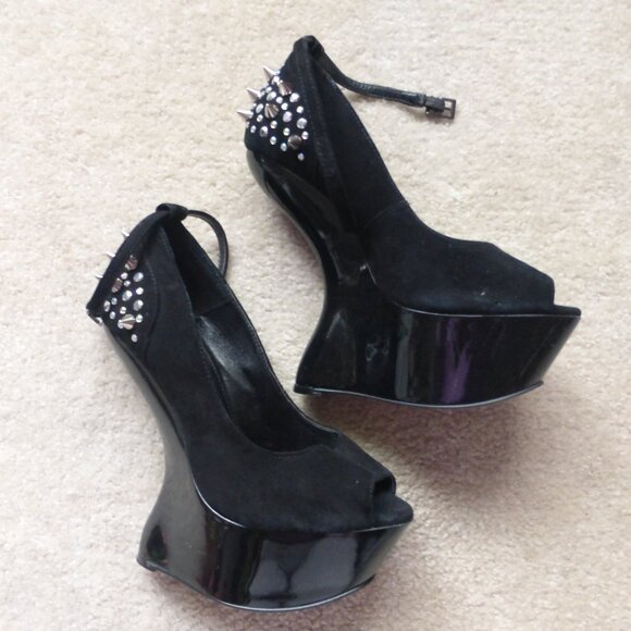 ALDO black faux suede silver studded spikes and rhinestones curved wedges - Picture 1 of 14